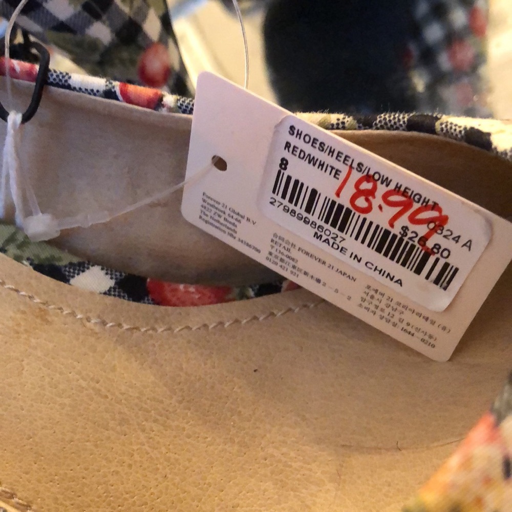 Forever 21 heel shoes 🍒🍓🌼 - Picture 5 of 5